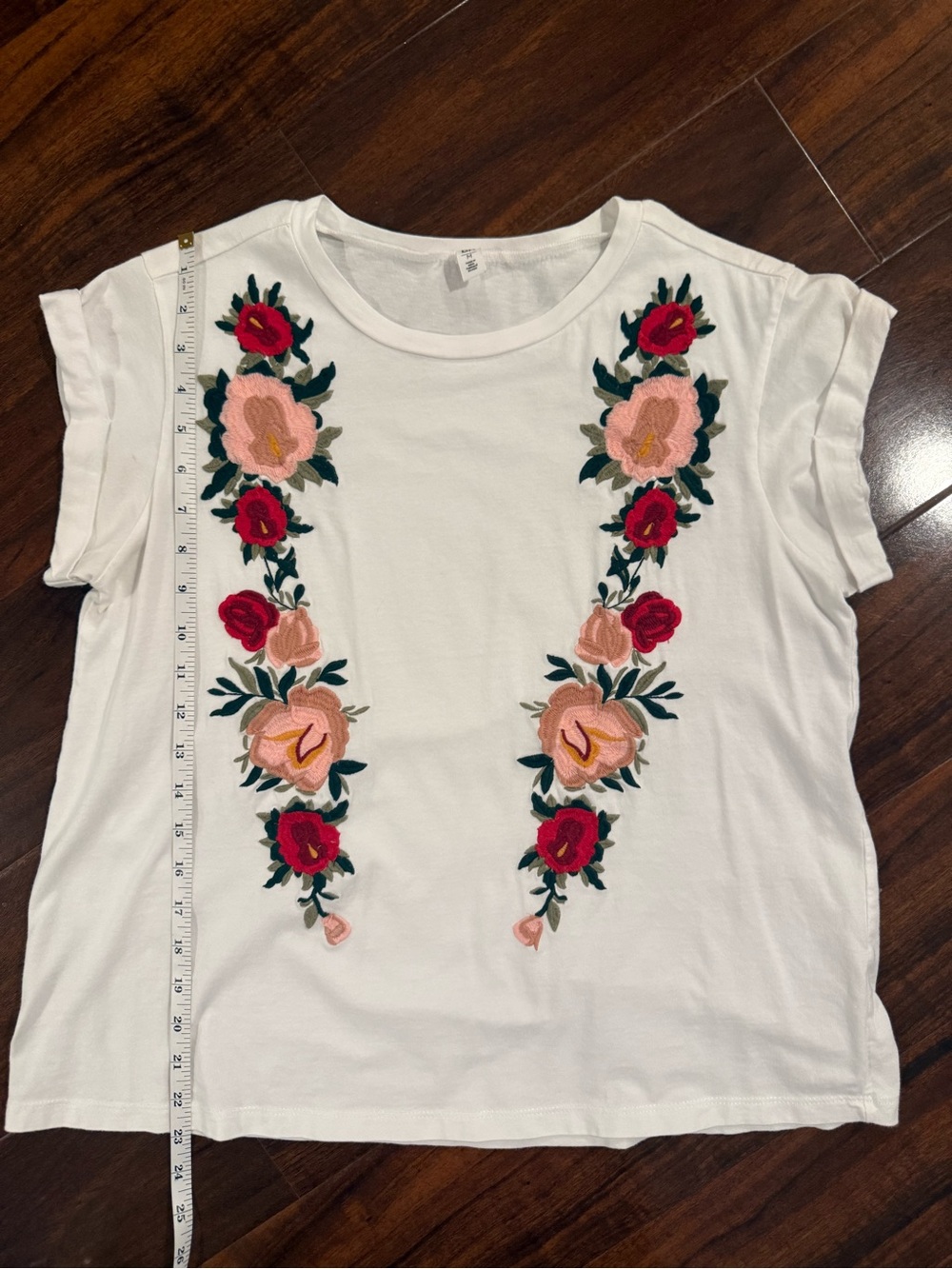 Embroidered white tee